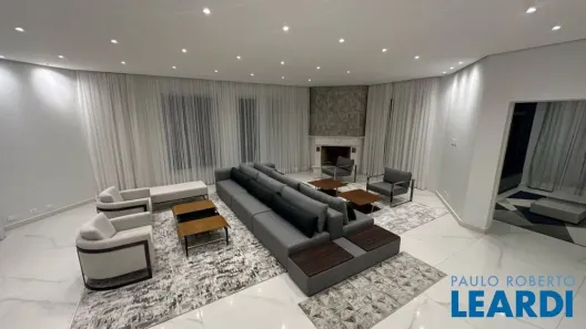 Casa com 5 Quartos para alugar, 1300m² no Tamboré, Santana de Parnaíba