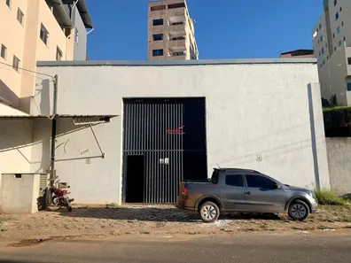 Galpão / Depósito / Armazém à venda, 450m² no Vau Açu, Viçosa