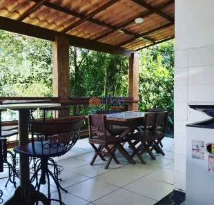 Fazenda / Sítio / Chácara com 3 Quartos à venda, 200m² no Córrego do Ouro, Macaé
