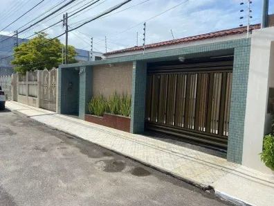 Casa com 3 Quartos à venda, 250m² no Pereira Lobo, Aracaju