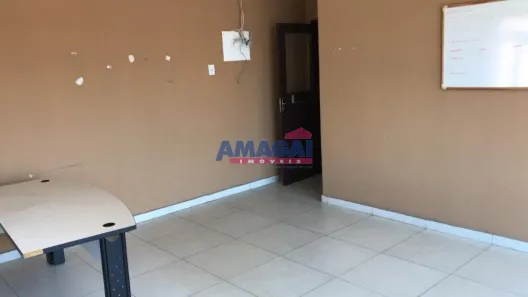 Casa Comercial para alugar, 376m² no Centro, Jacareí