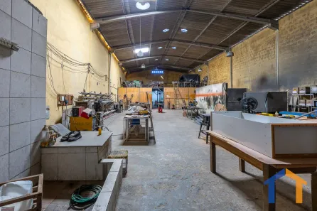 Galpão / Depósito / Armazém para venda ou aluguel, 900m² no Coroa do Meio, Aracaju