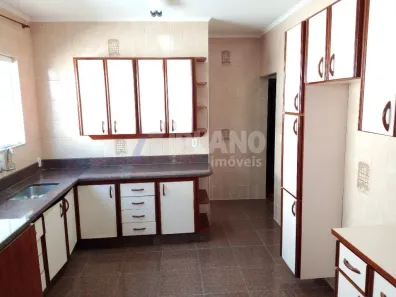 Casa com 4 Quartos para venda ou aluguel, 200m² no Chácara Parque Club, São Carlos