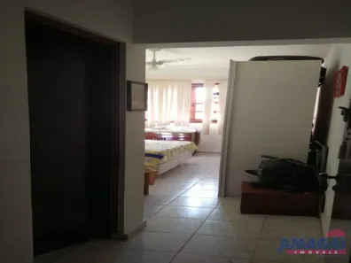 Sobrado com 6 Quartos à venda, 454m² no Centro, Igaratá
