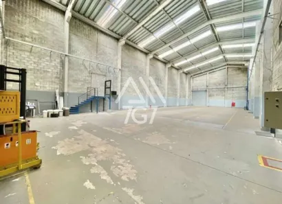 Galpão / Depósito / Armazém para venda ou aluguel, 1295m² no Centro, Vargem Grande Paulista