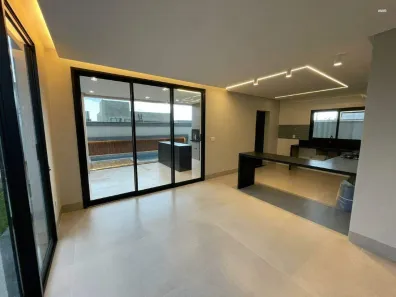 Sobrado com 4 Quartos à venda, 213m² no Jardins Capri, Senador Canedo