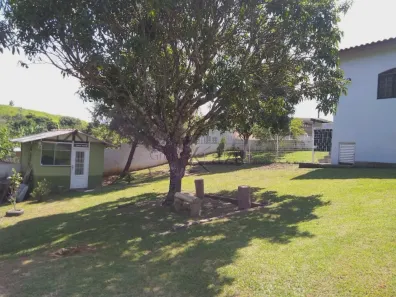 Fazenda / Sítio / Chácara com 3 Quartos para venda ou aluguel, 360m² no Veraneio Ijal, Jacareí