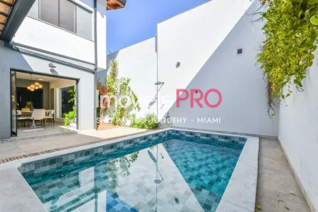 Sobrado com 4 Quartos à venda, 240m² no Jardim Caravelas, São Paulo