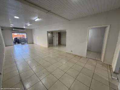 Loja / Salão / Ponto Comercial com 3 Quartos para alugar, 100m² no Monjolo, Foz do Iguaçu
