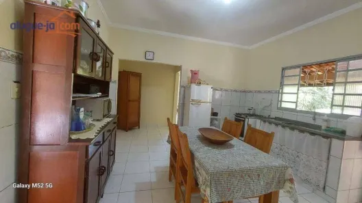 Fazenda / Sítio / Chácara com 3 Quartos para alugar, 110m² no Chácara Itamarati, Caçapava