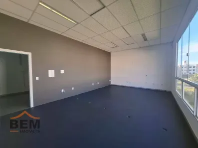 Conjunto Comercial / Sala para alugar, 50m² no Santa Regina, Camboriú