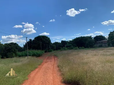 Fazenda / Sítio / Chácara com 3 Quartos à venda, 5000m² no Chácara Lourdes Meireles, Valparaíso de Goiás