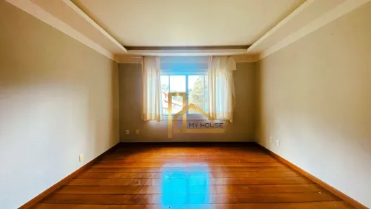 Casa de Condomínio com 3 Quartos à venda, 210m² no Parque do Imbui, Teresópolis