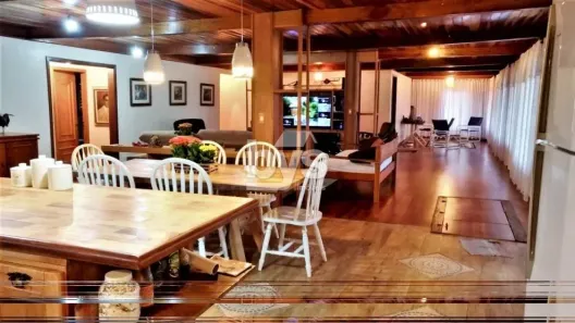 Fazenda / Sítio / Chácara à venda, 200m² no Colônia Murici, São José dos Pinhais
