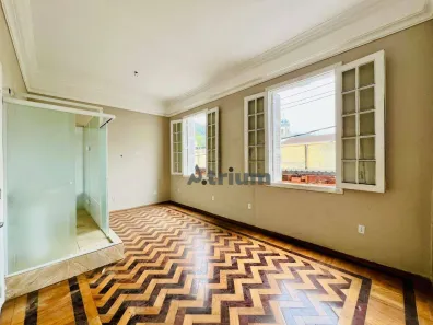 Prédio Inteiro para alugar, 600m² no Centro, Petrópolis