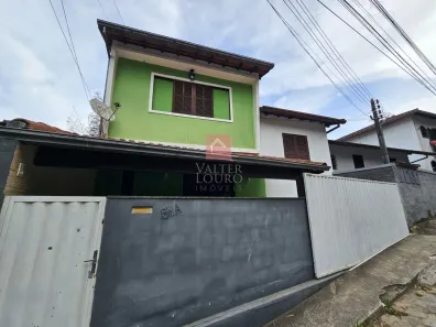 Casa com 2 Quartos para alugar, 120m² no Carangola, Petrópolis