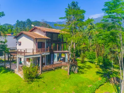 Casa de Condomínio com 3 Quartos à venda, 220m² no , Resende