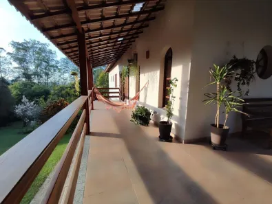 Fazenda / Sítio / Chácara com 3 Quartos à venda, 248m² no Chácaras Bartira, Embu das Artes