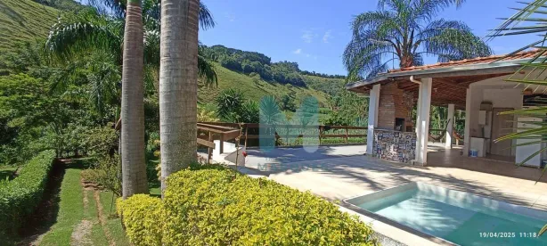 Fazenda / Sítio / Chácara com 2 Quartos à venda, 200m² no Registro, Taubaté