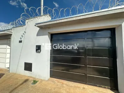 Casa com 3 Quartos para alugar, 90m² no Jardim Olímpico, Montes Claros