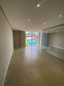 Conjunto Comercial / Sala para alugar, 90m² no Centro, Irati