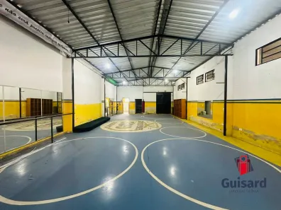 Galpão / Depósito / Armazém para alugar, 275m² no Jardim Independência, Taubaté