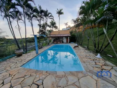 Fazenda / Sítio / Chácara com 7 Quartos à venda, 4000m² no , Mairinque