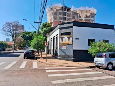 Conjunto Comercial / Sala para alugar, 262m² no Centro, Arapongas