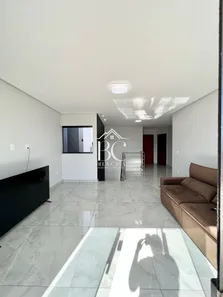Sobrado com 4 Quartos à venda, 220m² no Guará II, Brasília