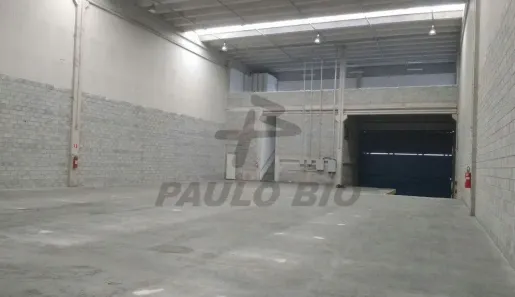 Galpão / Depósito / Armazém para alugar, 1025m² no Piraporinha, Diadema