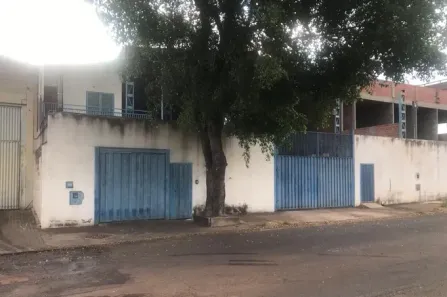 Galpão / Depósito / Armazém à venda, 650m² no Jardim Regina, Araraquara