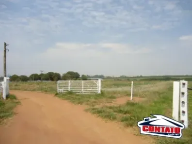 Fazenda / Sítio / Chácara com 3 Quartos para alugar, 600m² no Jardim Jockey Clube, São Carlos