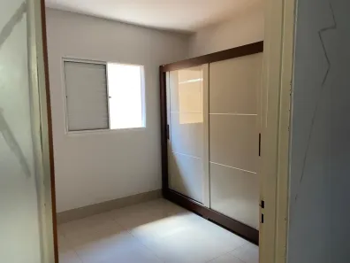 Casa de Condomínio com 3 Quartos para alugar, 200m² no Jardim Decolores, Trindade