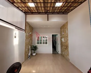 Casa com 2 Quartos à venda, 83m² no Santo Elias, Mesquita
