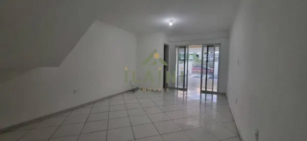 Sobrado com 2 Quartos para alugar, 150m² no Centro, Camboriú