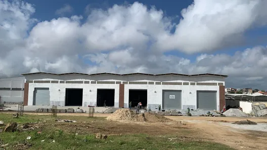 Galpão / Depósito / Armazém para alugar, 211m² no Centenário, Campina Grande