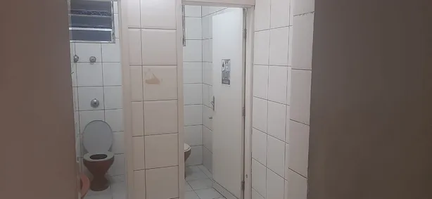 Galpão / Depósito / Armazém com 1 Quarto para venda ou aluguel, 650m² no Encruzilhada, Santos