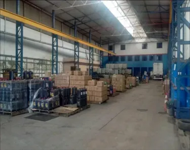 Galpão / Depósito / Armazém para venda ou aluguel, 3000m² no Siderlândia, Volta Redonda