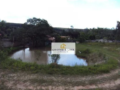 Fazenda / Sítio / Chácara com 3 Quartos à venda, 180m² no Vila Velha, Caçapava