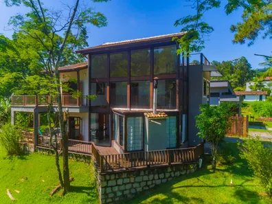 Casa de Condomínio com 3 Quartos à venda, 220m² no , Resende
