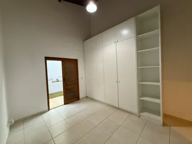 Casa com 3 Quartos para venda ou aluguel, 300m² no Jardim do Golf I, Jandira