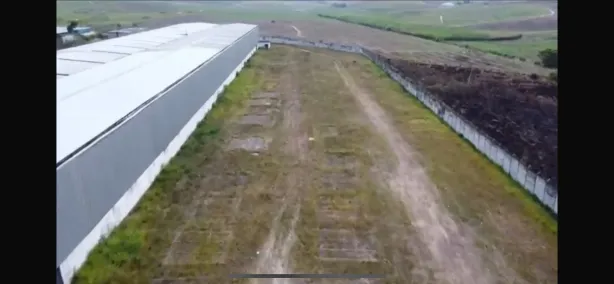 Galpão / Depósito / Armazém para alugar, 20000m² no Centro, Escada
