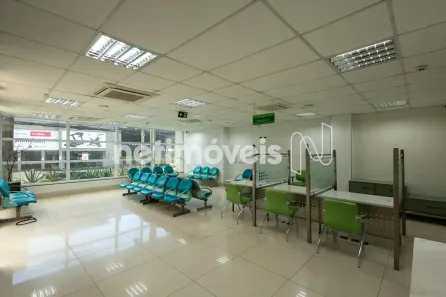 Prédio Inteiro para venda ou aluguel, 700m² no Caminho das Árvores, Salvador