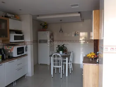 Sobrado com 3 Quartos à venda, 151m² no Niterói, Canoas