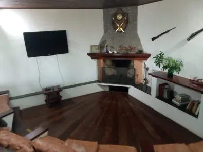 Fazenda / Sítio / Chácara com 8 Quartos à venda, 1700m² no , Mairinque