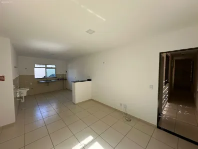 Apartamento com 2 Quartos para alugar, 55m² no Jóquei Clube, Fortaleza