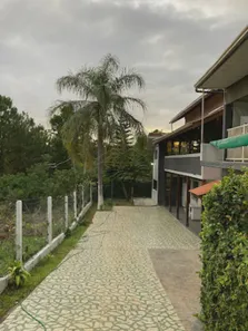 Casa com 4 Quartos para alugar, 380m² no Armação, Penha