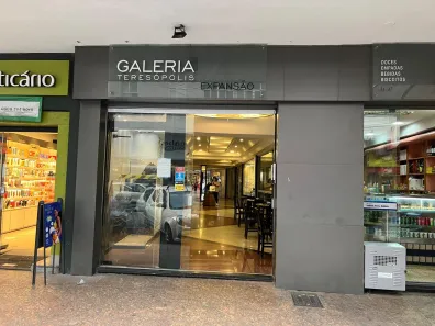 Loja / Salão / Ponto Comercial à venda, 120m² no Várzea, Teresópolis