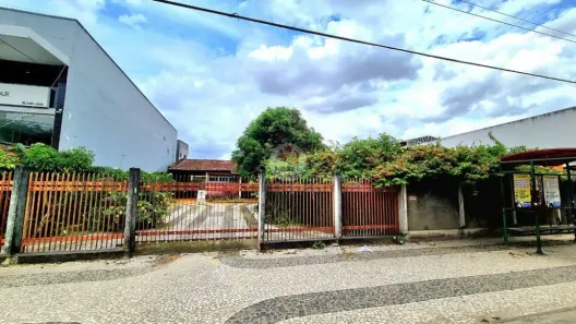 Casa com 3 Quartos para alugar, 1500m² no Centro, Feira de Santana