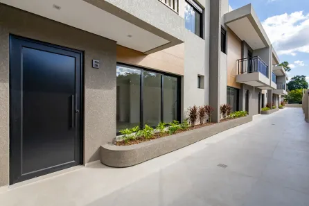 Casa de Condomínio com 3 Quartos à venda, 178m² no Jardim Social, Curitiba